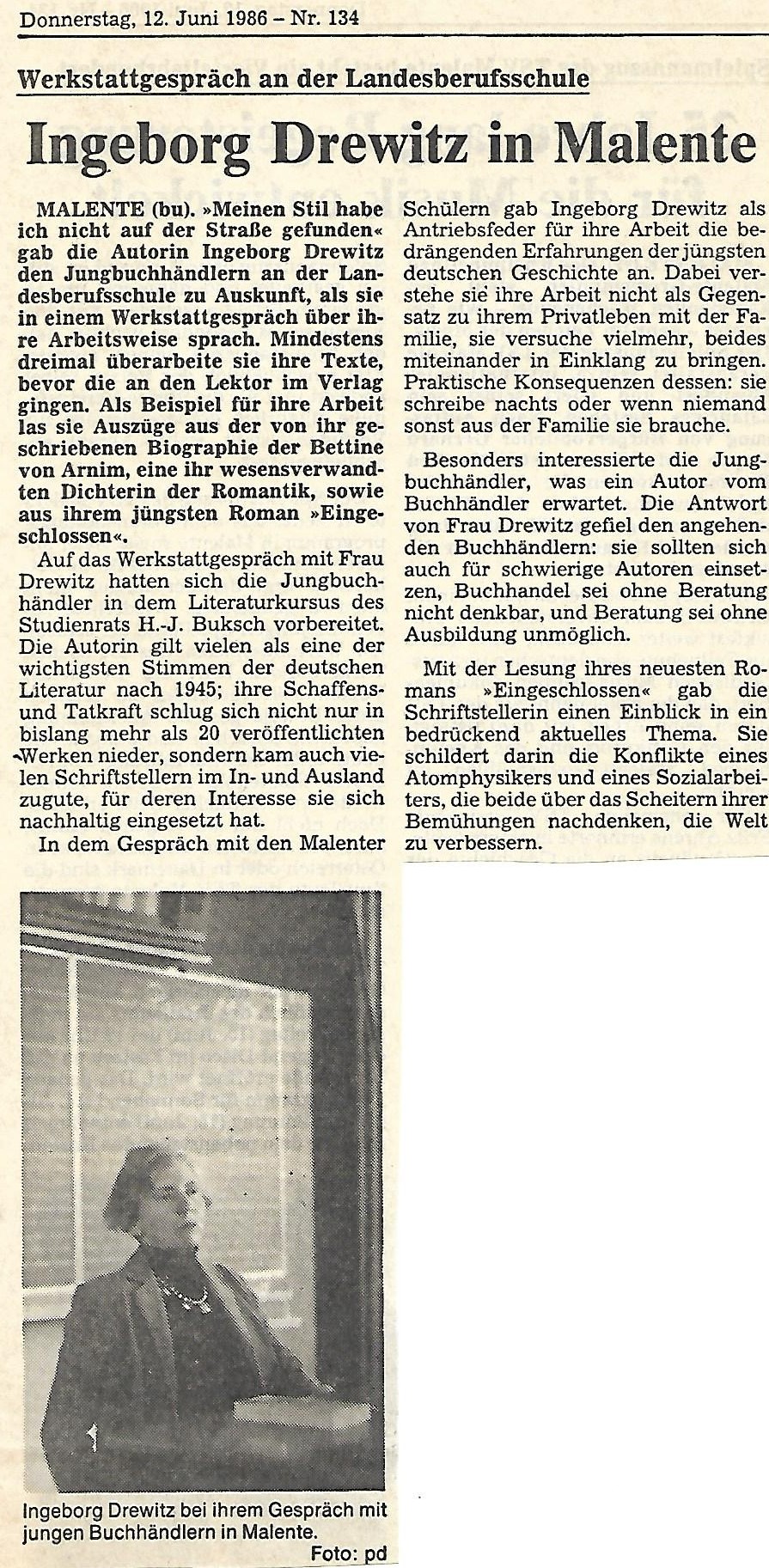 Ingeborg Drewitz (* 10. Januar 1923;  26. November 1986 ) war eine deutsche Schriftstellerin. Von ihrer Sozialkritik als Autorin leitete sie ihr gesellschaftspolitisches Engagement ab. 1966 wurde sie zur Vorsitzenden des Schutzverbandes Deutscher Schriftsteller (SDS) gewhlt.  Sie war Mitbegrnderin des Verbandes deutscher Schriftsteller (VS) und mit einer Unterbrechung von 1969 bis 1980 dessen stellvertretende Vorsitzende.