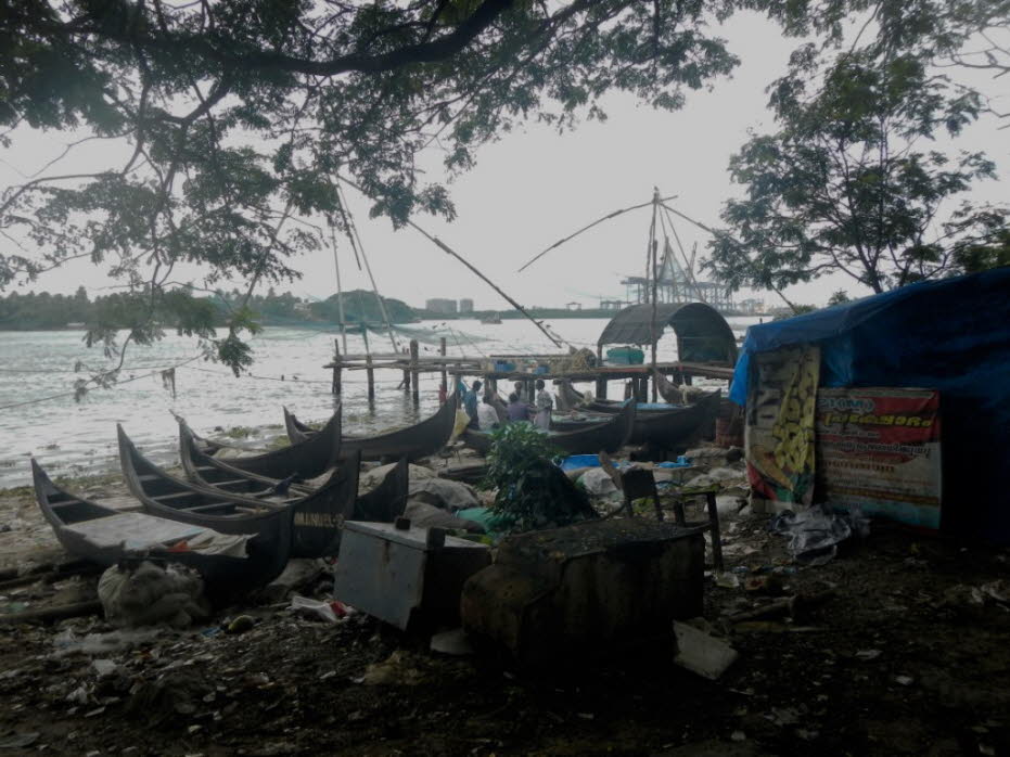 Chinesische Fischernetze in Cochi: Müll