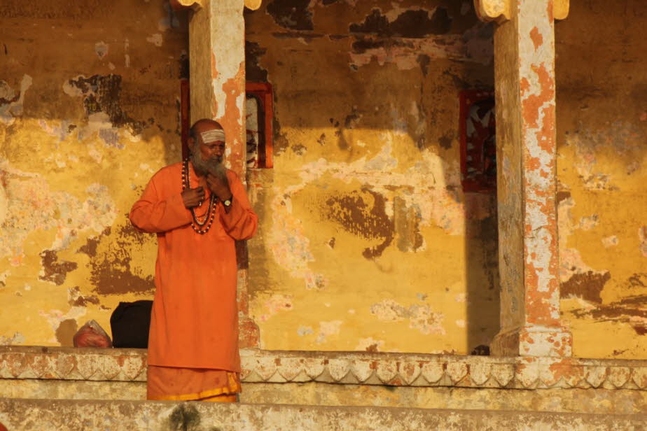 Varanasi: Beten am Ganges