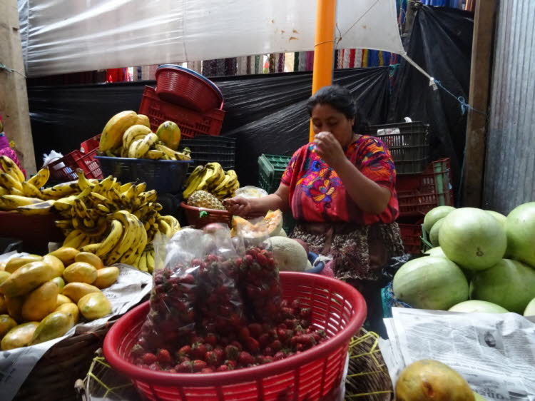 Erdbeeren auf dem  Markt von Chichicastenango 