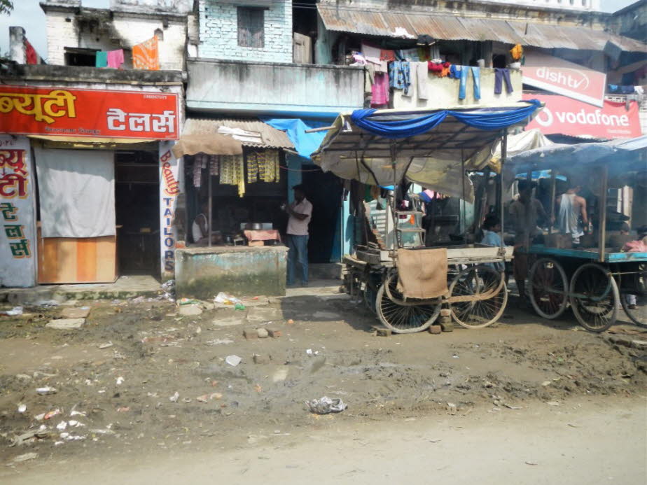 Händler in der Altstadt von Varanasi