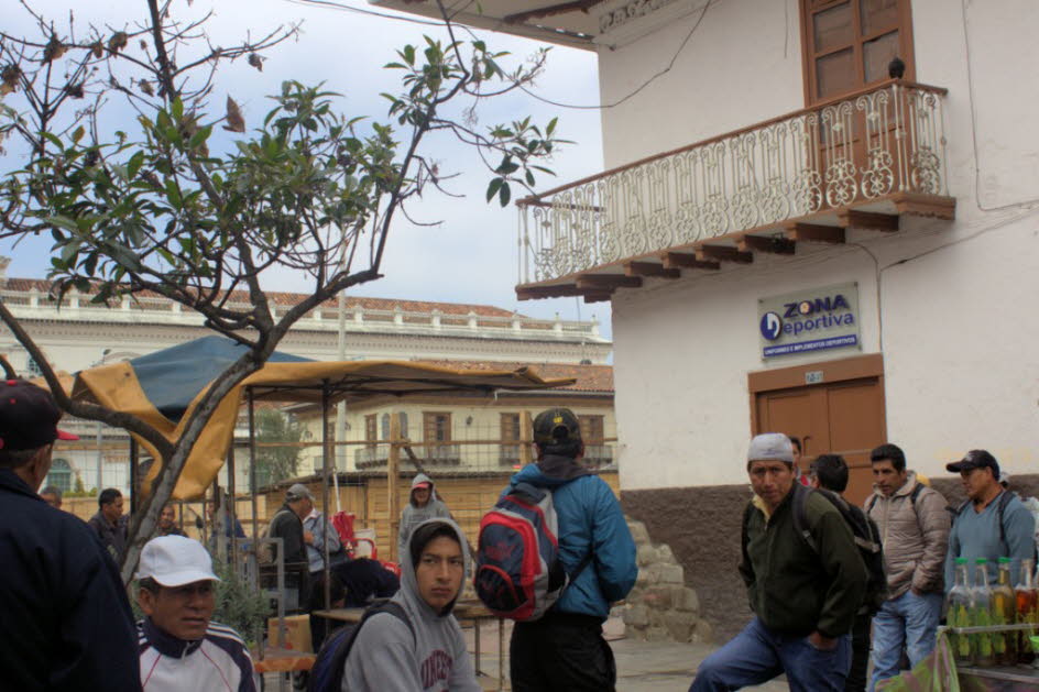 Cuenca: Männer warten auf Arbeit