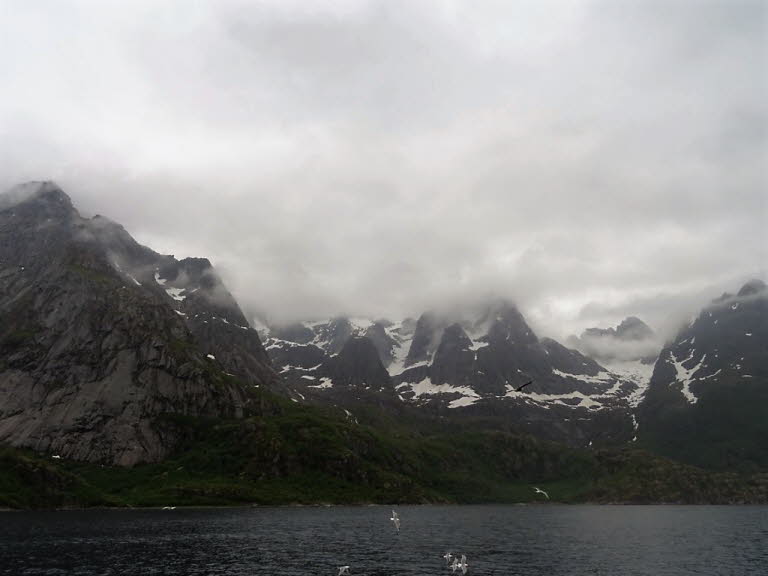 Der 26 km lange Raftsund bildet den Verbindungsweg zwischen den Lofoten und den Vesterålen.