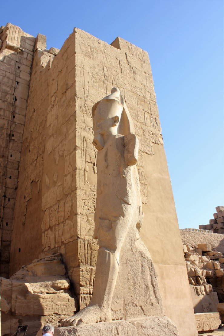 Die immense Größe des Komplexes sowie seine verschiedenen architektonischen, künstlerischen und sprachlichen Details machen ihn zu einer unschätzbaren historischen Stätte und Ressource für das Verständnis der Entwicklung des alten Ägyptens, und daher ist 