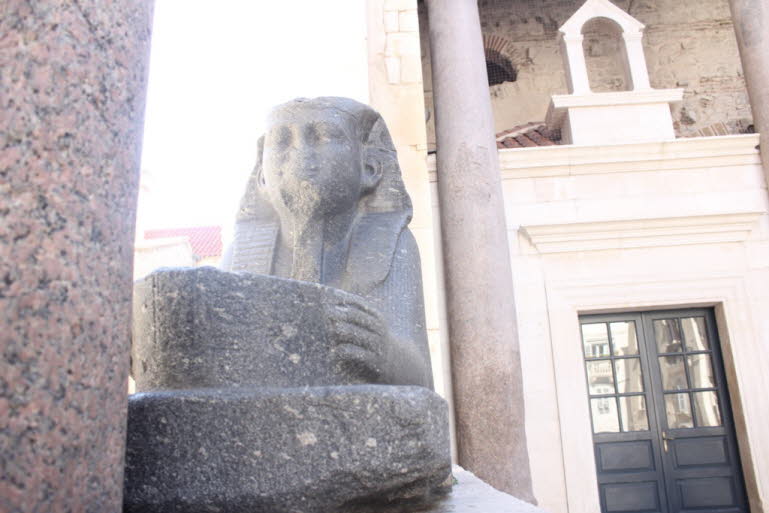Schwarze Sphinx aus Ägypten