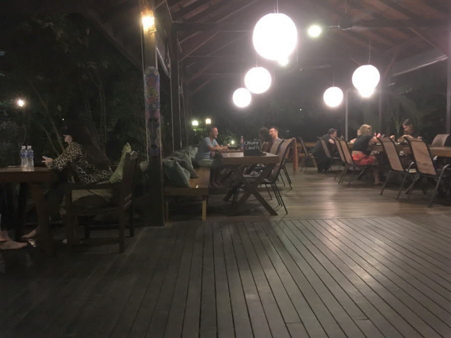 Abend in der Nature Lodge Kinabatangan