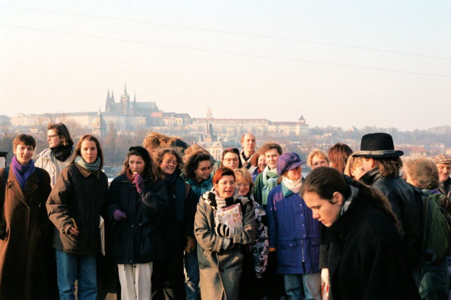 Klassenfoto Buchhändlerklasse aus Malente 1991 in Prag
