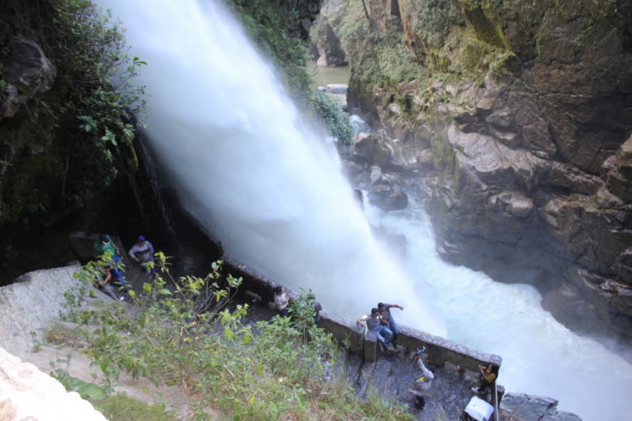 Wasserfall Pailon del Diablo in Rio Verde in Ecuador (2)